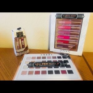 Makeup palette, lipglosses & matte lipsticks